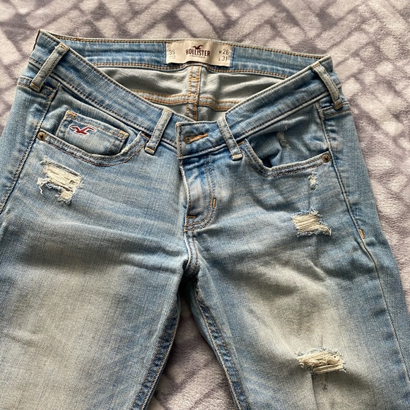 HOLLISTER RIPPED JEANS - Picture 2 of 5